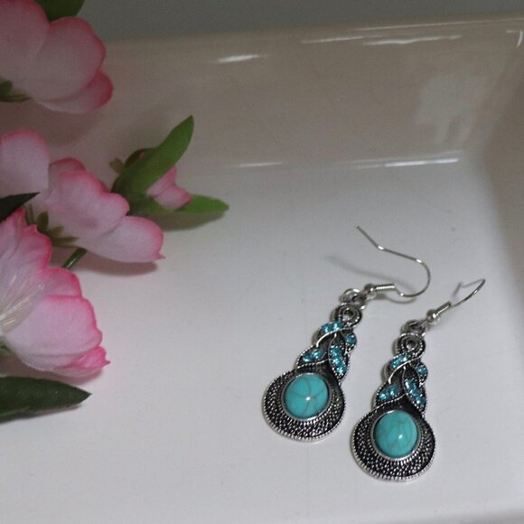 Lady Arya Blue & Silvertone drop earrings - Picture 2 of 3